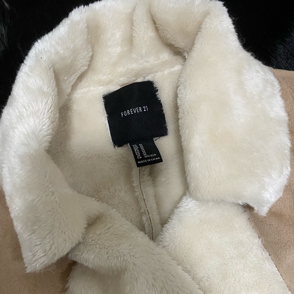 Warm light brown zip up jacket with cream white velvet interior. Light weight - Picture 2 of 4